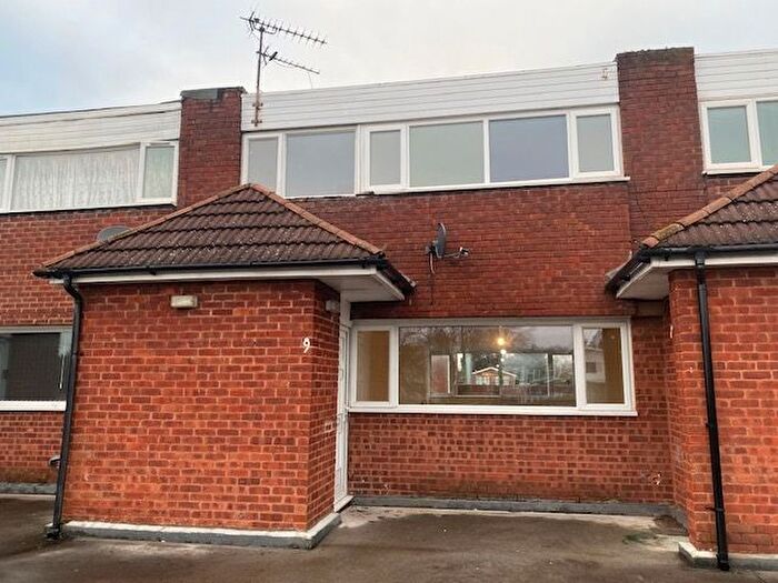 2 Bedroom Flat To Rent In Liskeard Road, Walsall, WS5