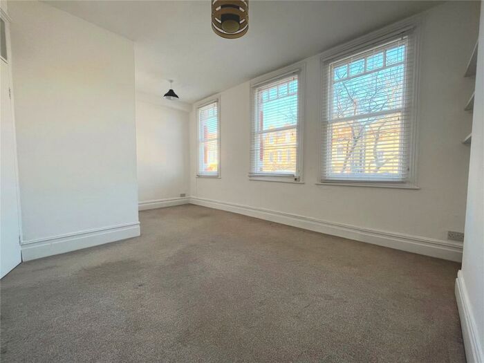 1 Bedroom Apartment To Rent In Holmdene Avenue, London, SE24