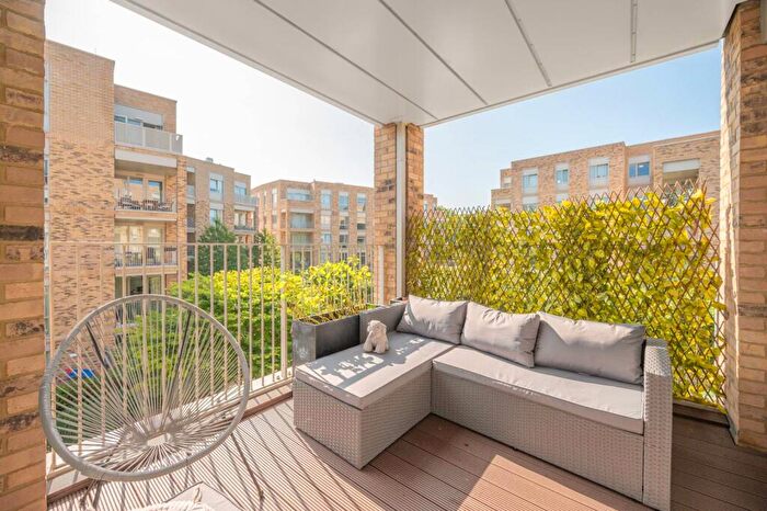 3 Bedroom Flat For Sale In Ridgeway Views, Mill Hill East, London, NW7