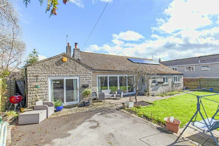 4 Bedroom Detached Bungalow For Sale In Station Road, Great Longstone, DE45