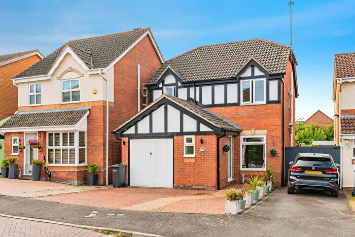 3 Bedroom Detached House For Sale In Bramshill Avenue, Kettering, NN16