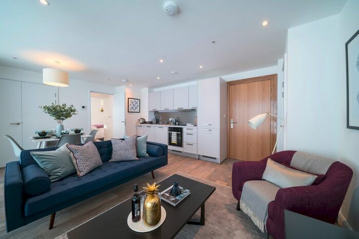 1 Bedroom Flat To Rent In Queen Street, Maidenhead, SL6