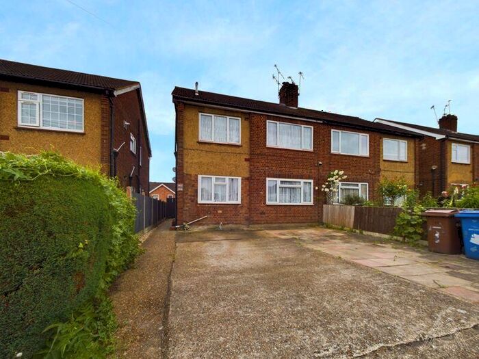 2 Bedroom Maisonette To Rent In Elm Road, South Ockendon, RM15