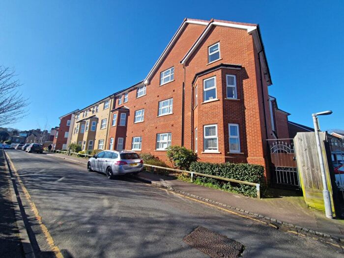 1 Bedroom Flat To Rent In Kensington Court, Luton, LU1