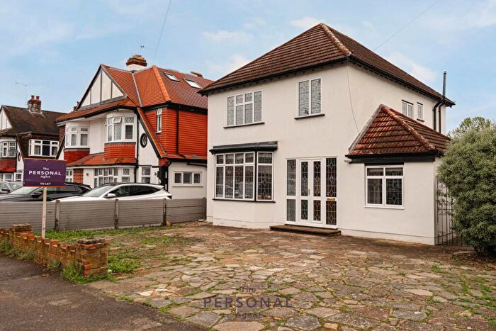 4 Bedroom Detached House To Rent In Briarwood Road, Stoneleigh, KT17