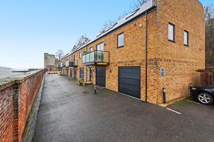 2 Bedroom Apartment For Sale In Castle Point Upnor, Rochester, ME2