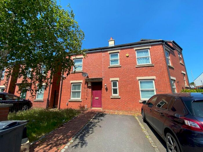 3 Bedroom Property To Rent In Gerrard Close, Birmingham, B19