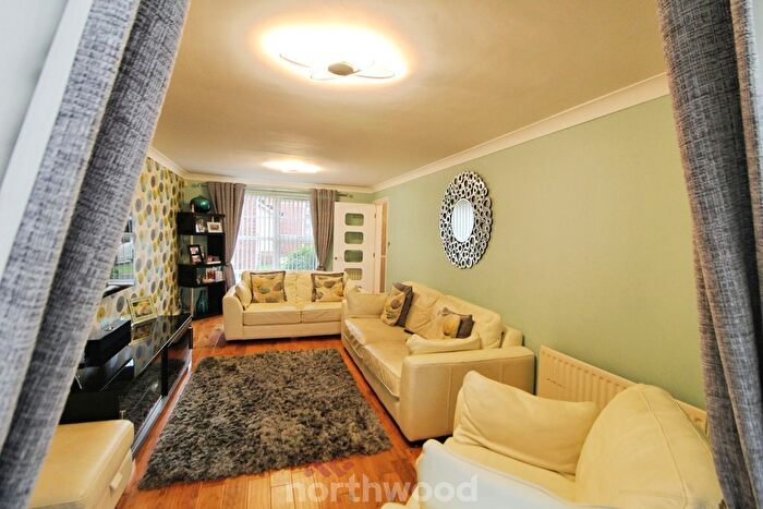 4 Bedroom Detached House For Sale In Wainscot Place, Skellow, Doncaster, DN6