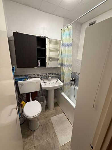 1 Bedroom Flat For Sale In Brunswick Centre, London, WC1N