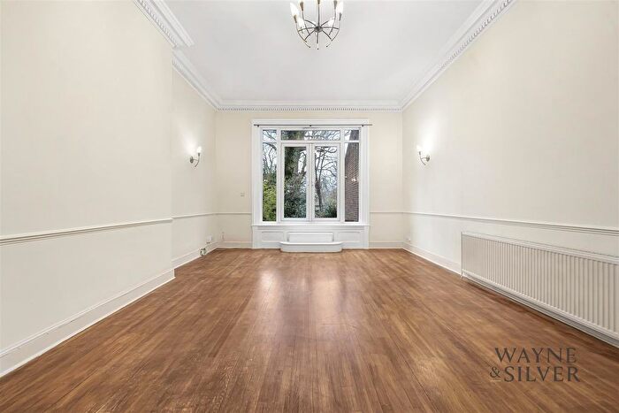 3 Bedroom Flat To Rent In Fitzjohns Avenue, Hampstead, NW3