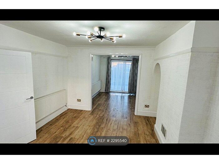 3 Bedroom End Of Terrace House To Rent In Bedford Road, Ruislip, HA4