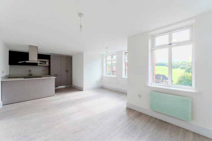 1 Bedroom Flat To Rent In Hydethorne Heights, Croydon, South Croydon, CR2