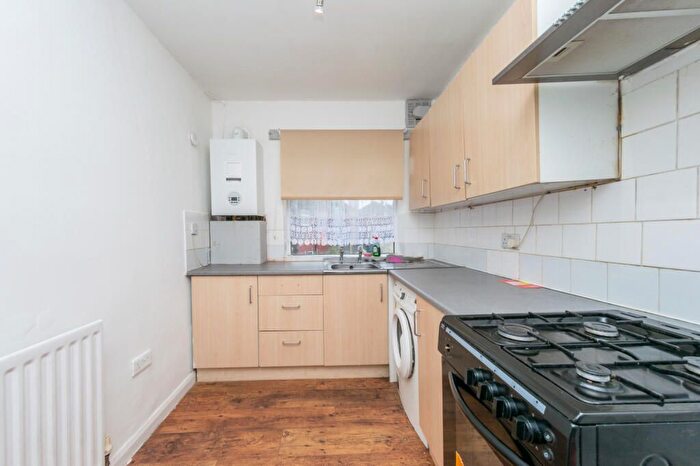 2 Bedroom Flat To Rent In London, SE15
