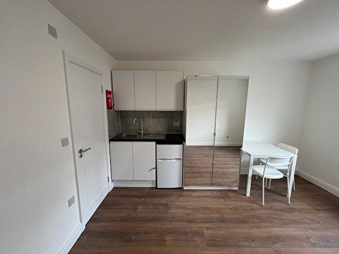 6 Bedroom Semi-Detached House For Sale In Ovesdon Avenue, Rayners Lane, HA2