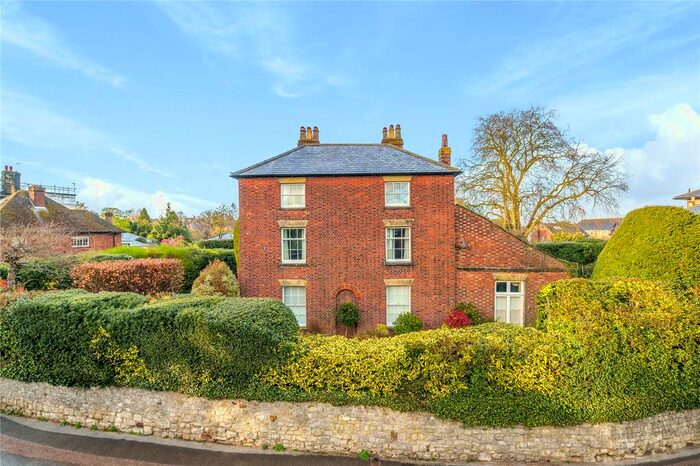 7 Bedroom Detached House To Rent In Bordyke, Tonbridge, Kent, TN9