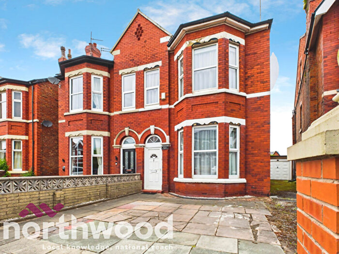 4 Bedroom Semi-Detached House For Sale In Southbank Road, Southport, PR8