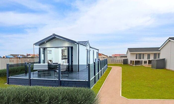 2 Bedroom Lodge For Sale In Wilsthorpe, Bridlington, YO15