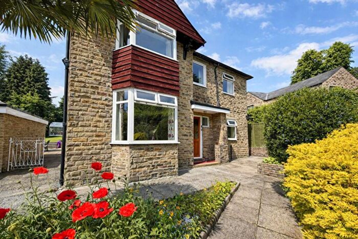 4 Bedroom Detached House For Sale In Willowfield Drive, Halifax, HX2