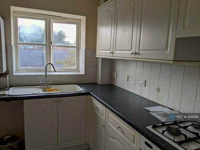 1 Bedroom Flat To Rent In Junction Road, Andover, SP10