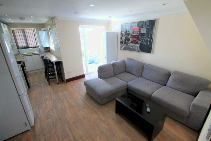 6 Bedroom Terraced House To Rent In Rhymney Street, Cardiff(City), CF24