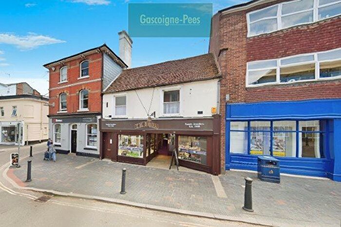 1 Bedroom Flat To Rent In A High Street, Alton, GU34