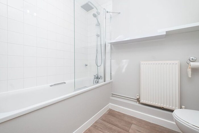 2 Bedroom Flat For Sale In Walden Court, Canterbury, CT2