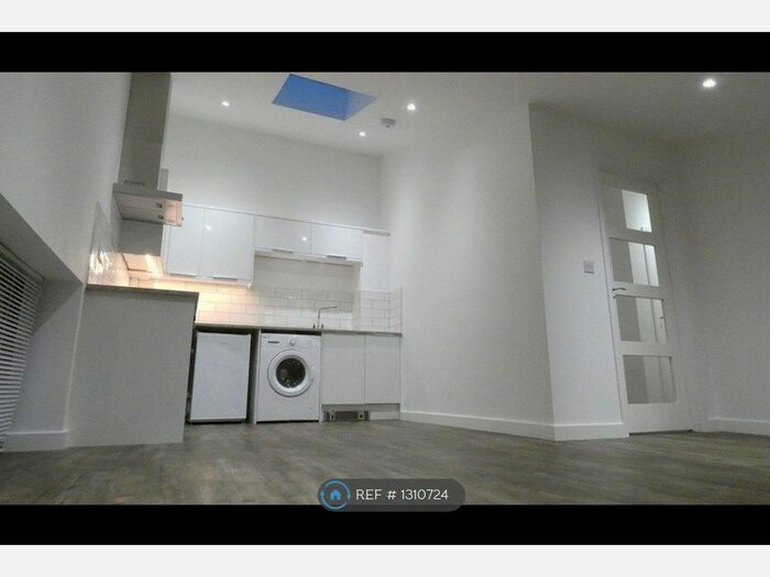 1 Bedroom Flat To Rent In Floor, Braintree CM7