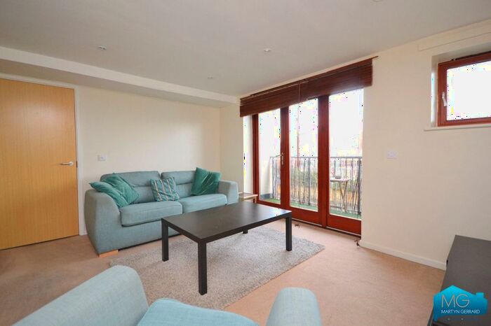 2 Bedroom Flat To Rent In Cheviot Court, Kendal Close, Whetstone, London, N20