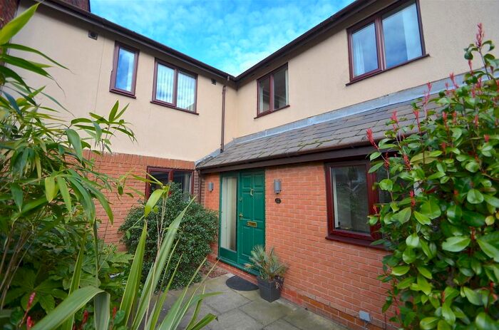 3 Bedroom Semi-Detached House To Rent In Quayside Close, Nottingham, NG2