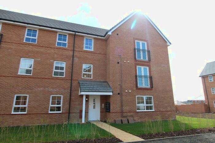 2 Bedroom Flat To Rent In Skylark Avenue, Peacehaven, BN10