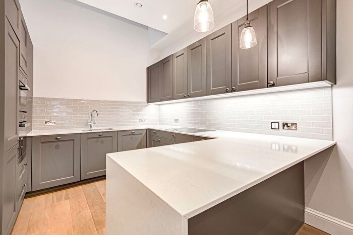 3 Bedroom Flat To Rent In Radnor Walk, Chelsea, SW3