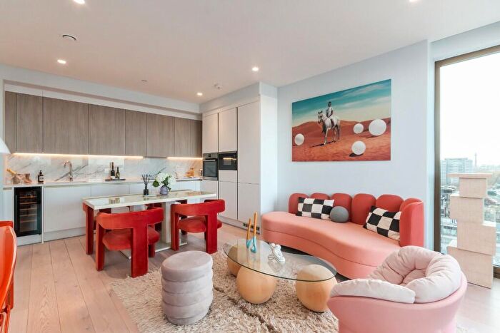 2 Bedroom Apartment To Rent In The Arc, City Road, EC1V