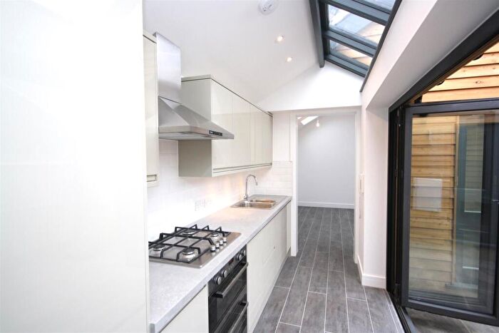 1 Bedroom Flat To Rent In Sheen Lane, East Sheen, SW14