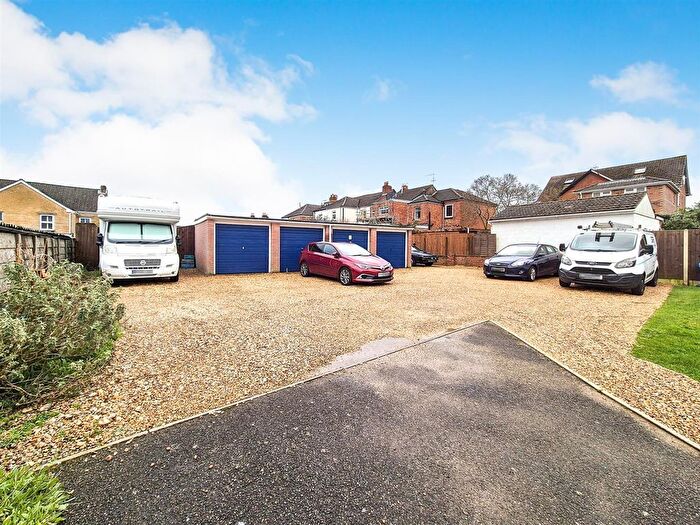 2 Bedroom Flat For Sale In Sea View Road, Parkstone, Poole, BH12