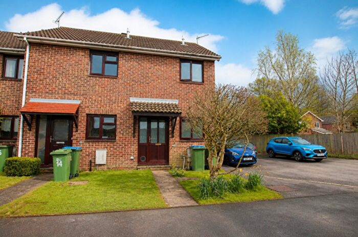 2 Bedroom Terraced House To Rent In Roebuck Close, Horsham, RH13