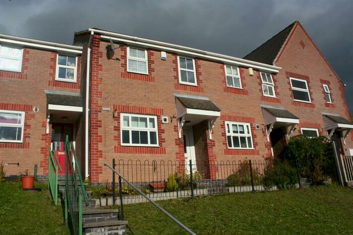 2 Bedroom Town House To Rent In Victoria Hall Gardens, Matlock, Derbyshire, DE4