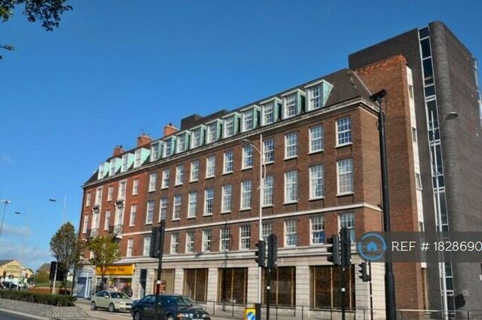 2 Bedroom Flat To Rent In Kemley House, Hull, HU2