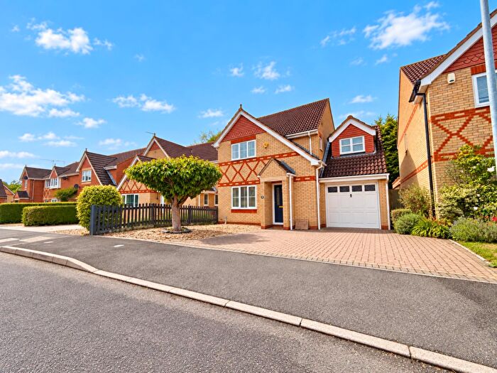 4 Bedroom Detached House For Sale In Flinters Close, Wootton Fields, Northampton, NN4