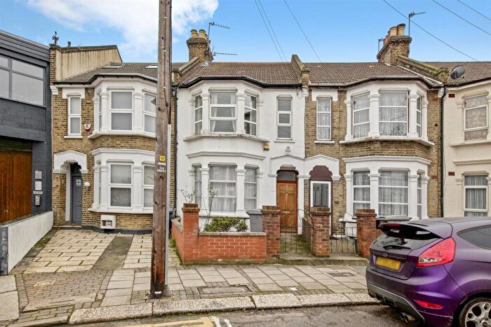 1 Bedroom Flat To Rent In Villiers Road, London, NW2