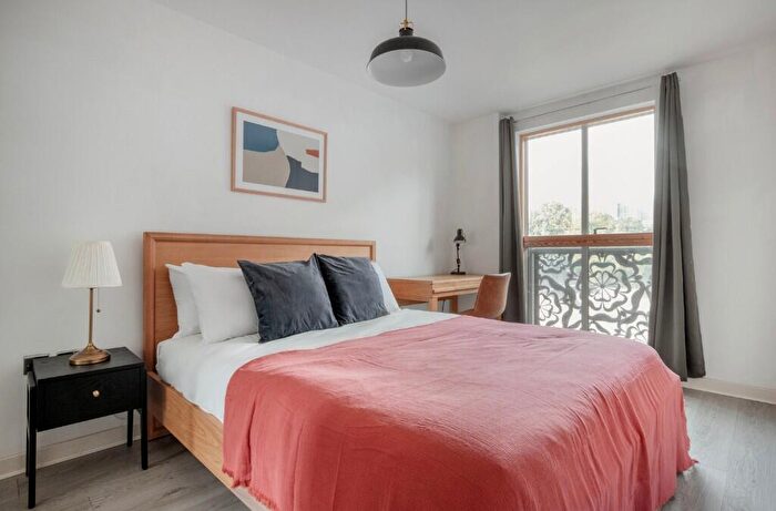 2 Bedroom Apartment To Rent In Pitfield Street, London, N1