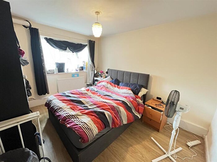 1 Bedroom Maisonette To Rent In Shackleton Way, Woodley, Reading, RG5
