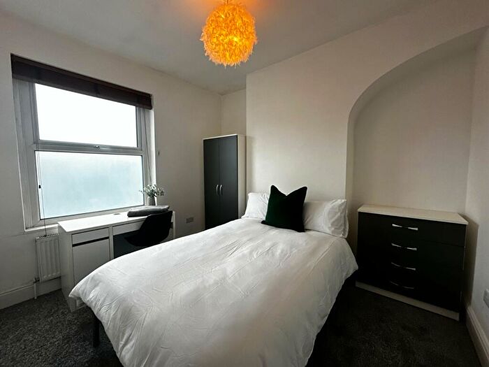 5 Bedroom End Of Terrace House To Rent In Shelton Street, Nottingham, NG3