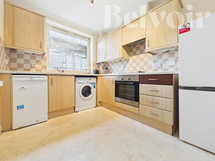 2 Bedroom Flat To Rent In Crown Heights, Alencon Link, Basingstoke, RG21