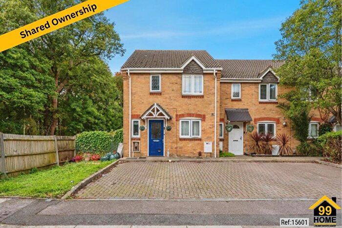 3 Bedroom Semi Detached House For Sale In Grebe Close, Waterlooville, PO8