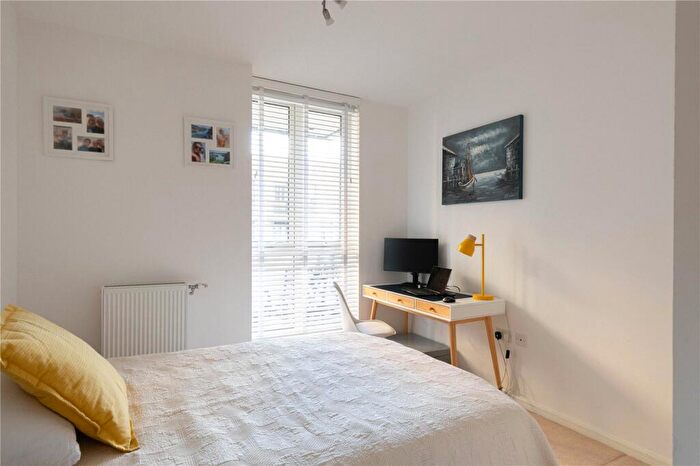 2 Bedroom Apartment For Sale In Nellie Cressall Way, Bow, London, E3