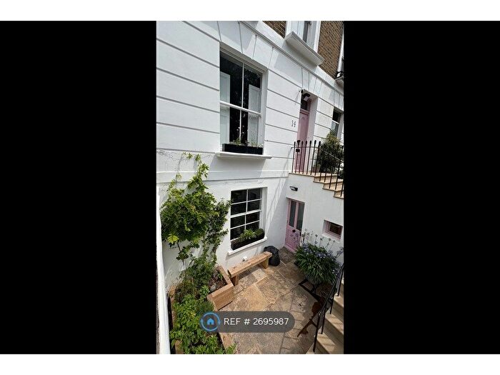 3 Bedroom Terraced House To Rent In Union Square, London, N1