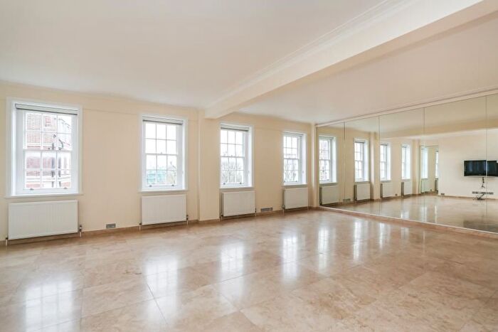 3 Bedroom Flat To Rent In Duchess Of Bedford House, Kensington, W8