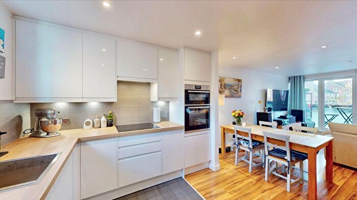 2 Bedroom Flat For Sale In Yeoman Street, London, SE8