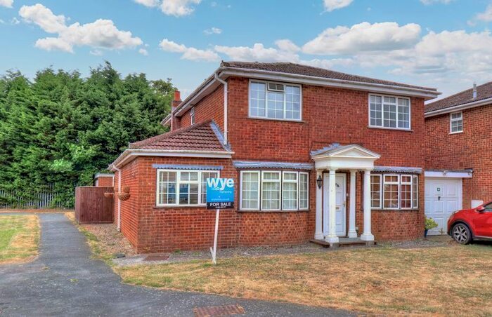 4 Bedroom Detached House To Rent In Fowlers Farm Road, Stokenchurch, High Wycombe, HP14