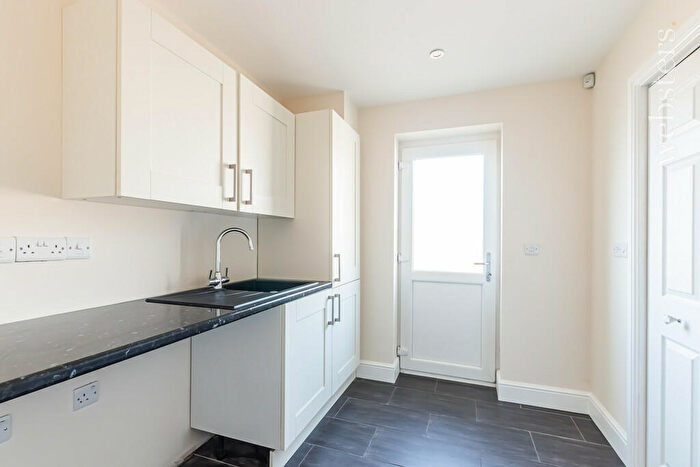 4 Bedroom Detached House For Sale In Grove Avenue, New Costessey, NR5